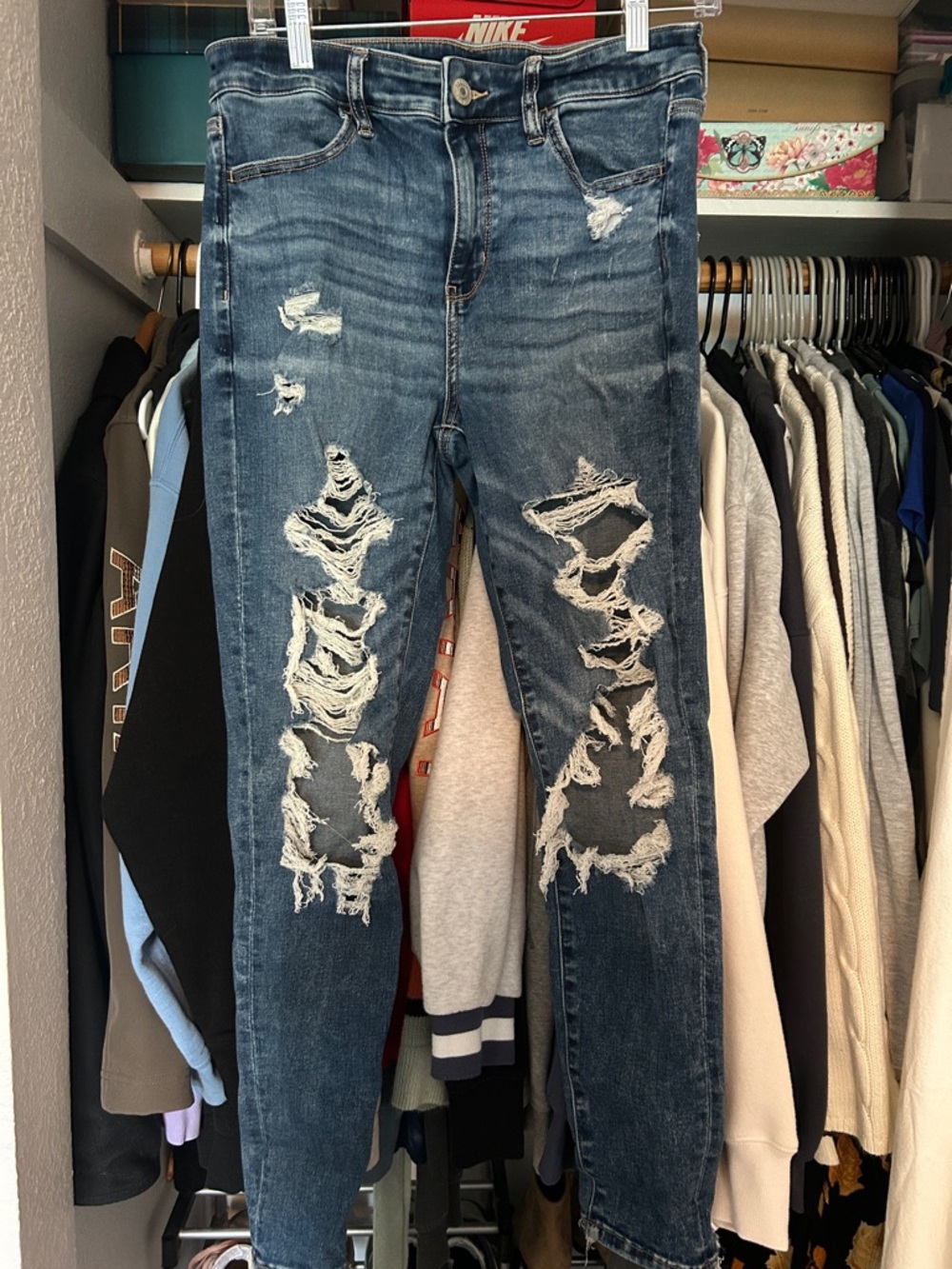 American Eagle Distressed Women's Dark Blue Denim Jeans